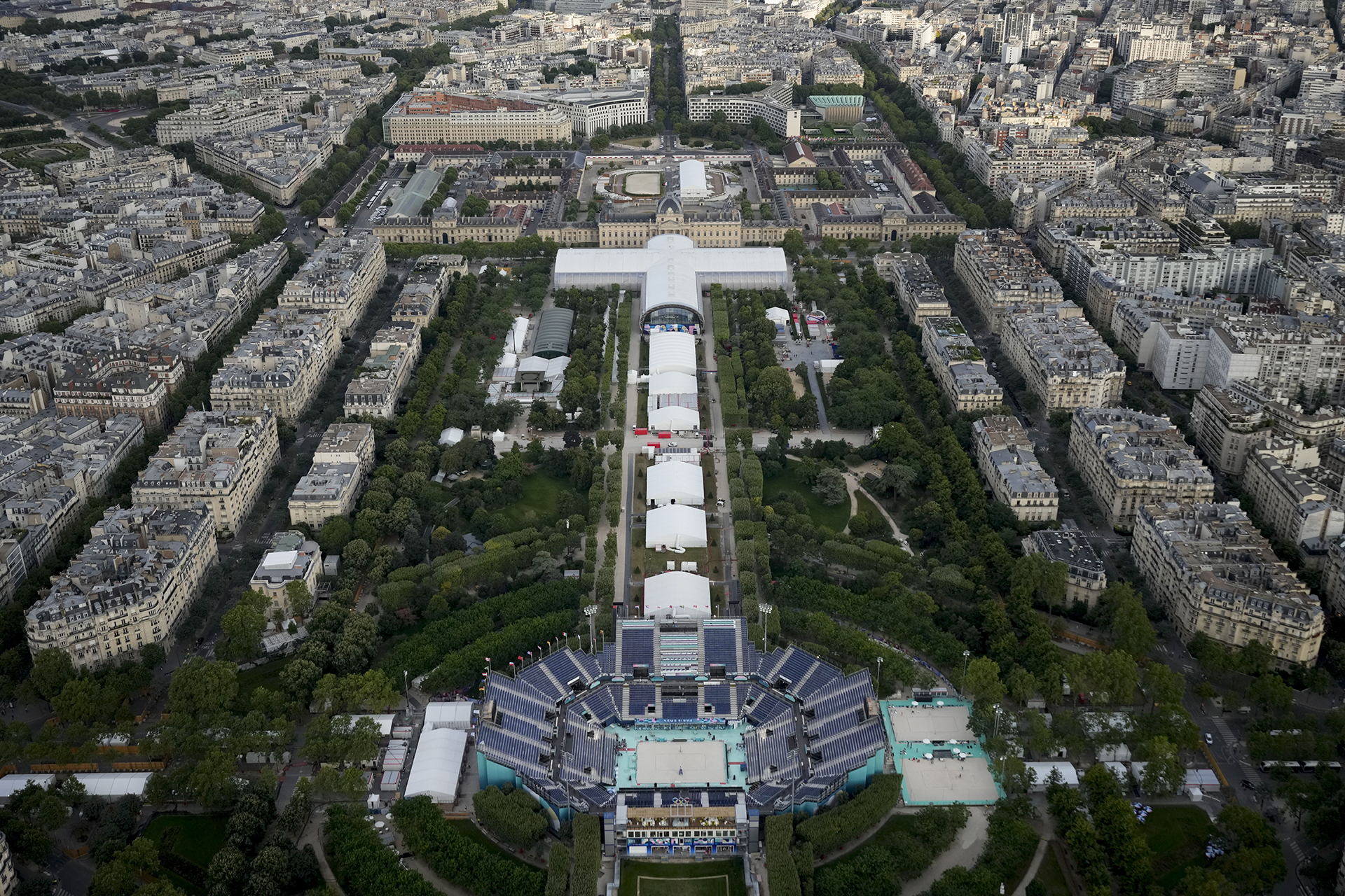 Οι Ολυμπιακοί ξεκινούν, οι Παριζιάνοι φεύγουν-3