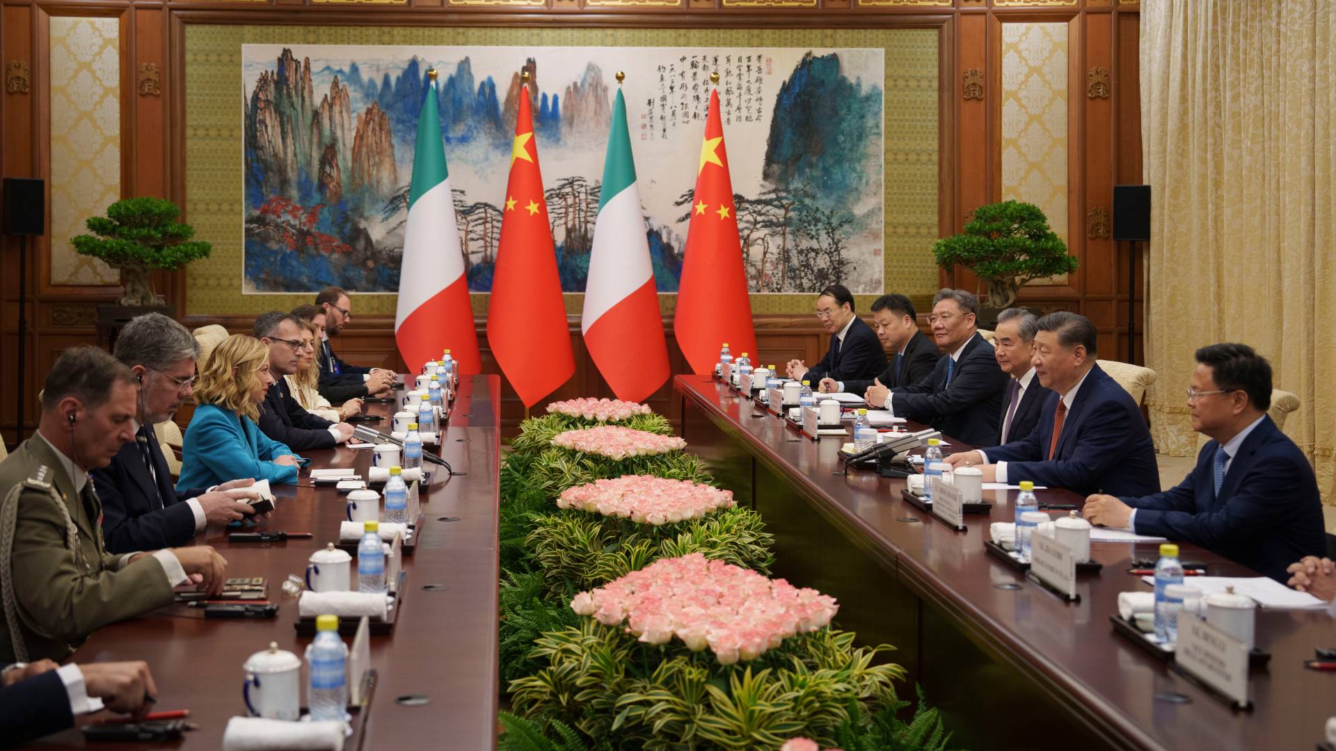 Στην Κίνα η Μελόνι: Δέσμευση για «restart» στις διμερείς σχέσεις-2