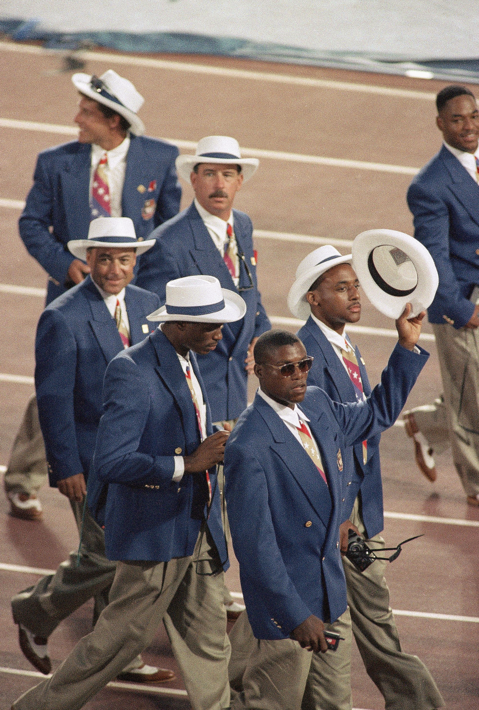 Ολυμπιακοί Αγώνες: Από τη λευκή στολή στην υψηλή ραπτική-7