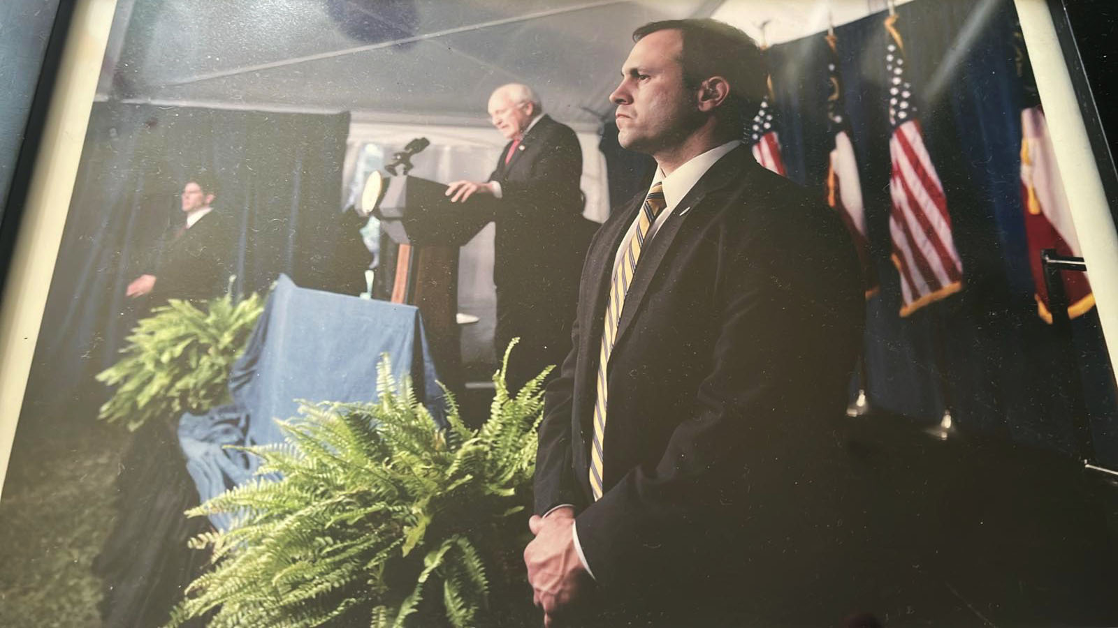 Απόπειρα δολοφονίας κατά Τραμπ: Ο Ελληνας σωματοφύλακας του Μπους αναλύει τα κενά στην ασφάλεια-2