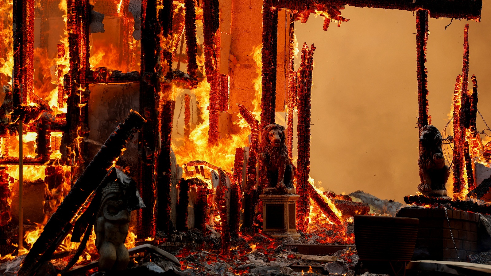Τεράστιες πυρκαγιές σε Καλιφόρνια και Καναδά πλήττουν κατοικημένες περιοχές (εικόνες)-3