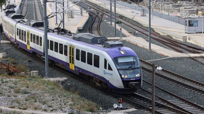 πάτρα-ο-καύσωνας-προκάλεσε-στρέβλωση-563126509