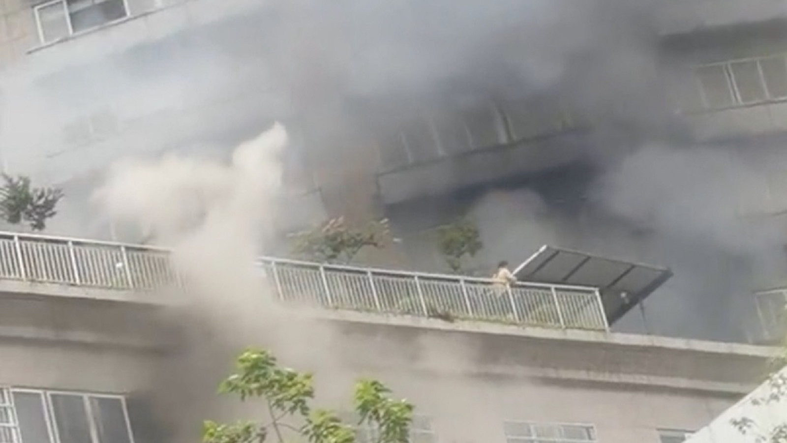 Κίνα: Πυρκαγιά σε εμπορικό κέντρο με τουλάχιστον 16 νεκρούς (βίντεο)-1