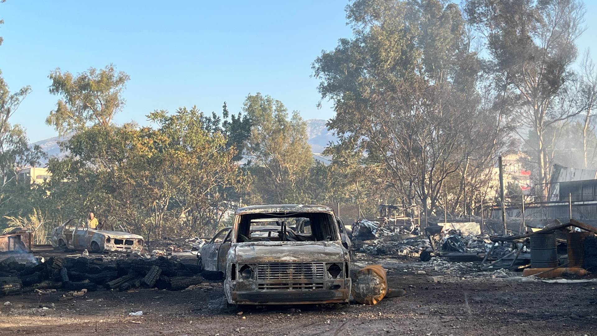 Φωτιά στις Αχαρνές: Κάηκαν εργοστάσια – Πώς ξεκίνησε η πυρκαγιά-7
