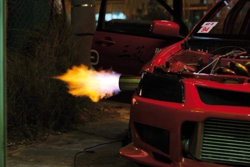 Το αμάξι του «Καταραμένου» βελτιωμένο. Οι επενδύσεις στα αμάξια, ειδικά στα πολυτελή μπορεί να ξεπεράσουν ακόμη και τα πενήντα χιλιάδες ευρώ.