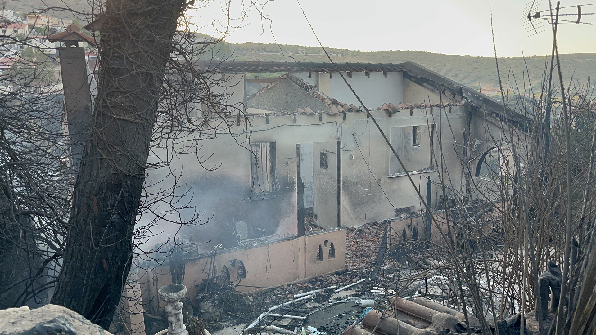 Φωτιά στην Κερατέα: Η επόμενη μέρα-4