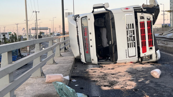 ανατροπή-φορτηγού-στον-κηφισό-563111029