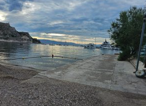 Κέρκυρα: «Ξήλωσαν» ξαπλώστρες από παραλία – Εικόνες-4