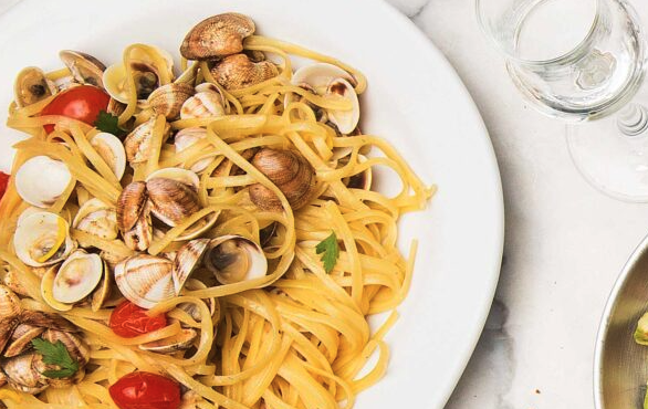 λινγκουίνι-άχη-άχι-με-αχηβάδες-και-αχι-563136502