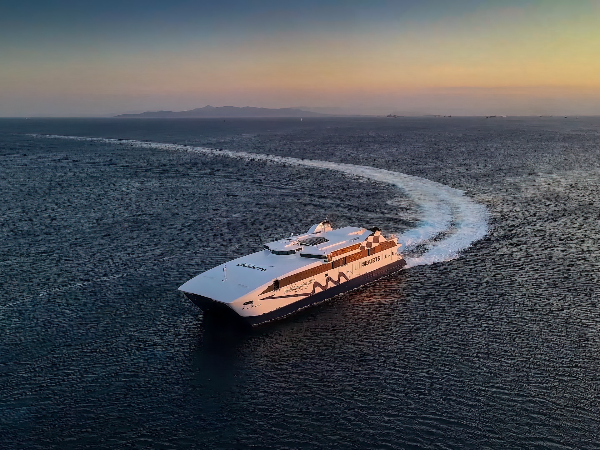 SEAJETS: Ταχύτητες ρεκόρ, άνεση και πολυτέλεια με προορισμό το Αιγαίο-4