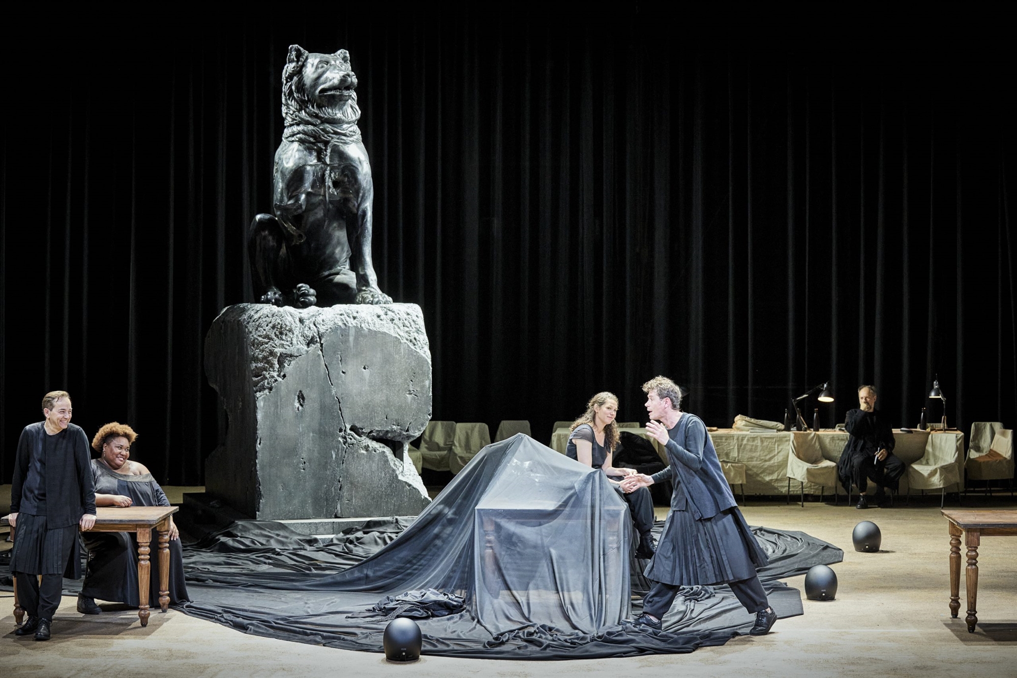 Μια διαφορετική Εκάβη-1