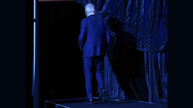 πρόεδρος-σε-κατάσταση-πολιορκίας-563136565