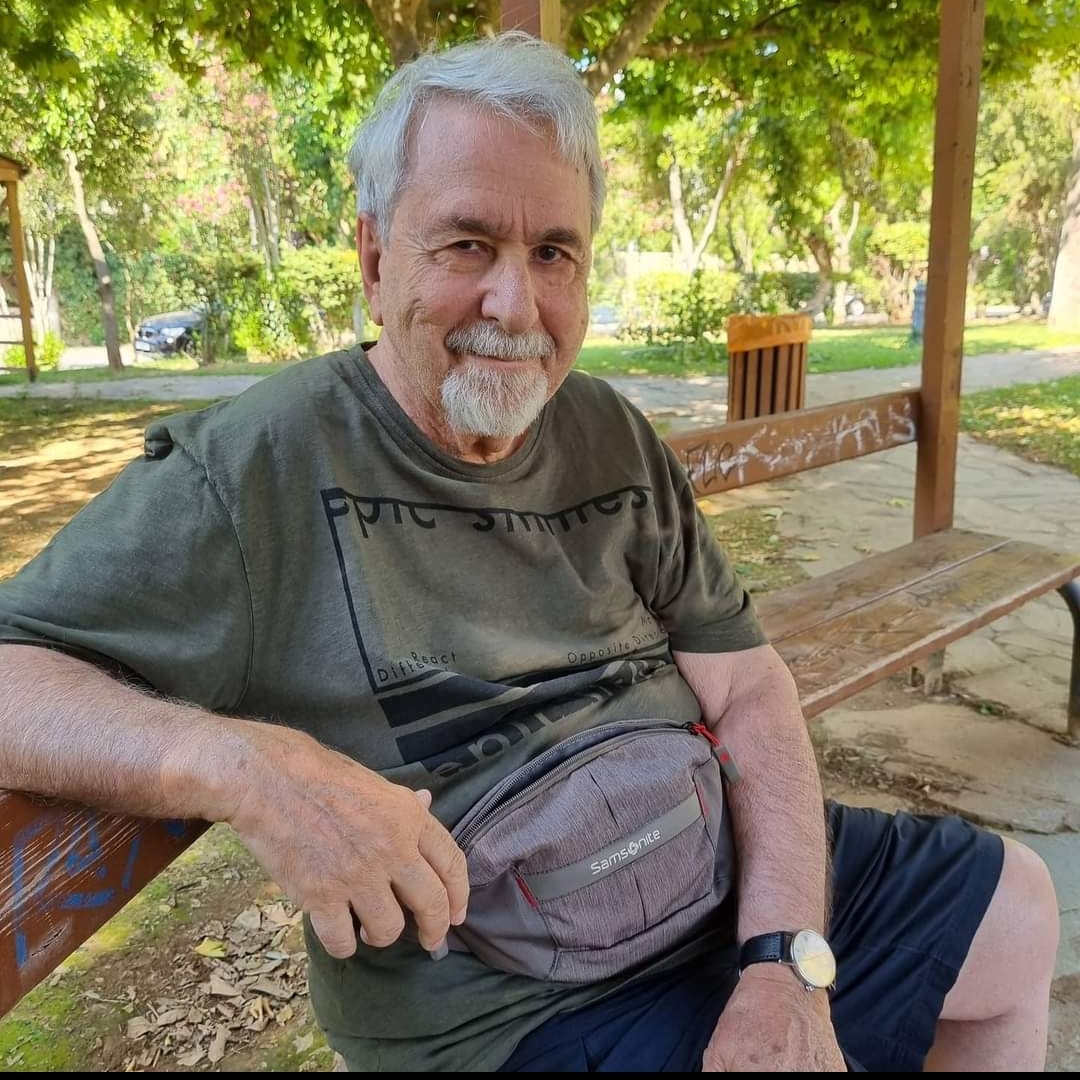 Το καλοκαίρι του ’74, ο Νίκος Δήμου και το «δεν ξεχνώ»-1