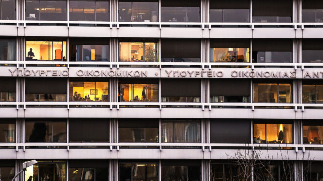 ελεύθεροι-επαγγελματίες-προτιμούν-ν-563113921