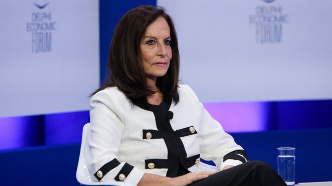 πολιτική-του-πηγαινέλα-563137687