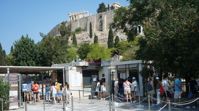 καύσωνας-κλειστή-η-ακρόπολη-από-τις-12-τ-563130163