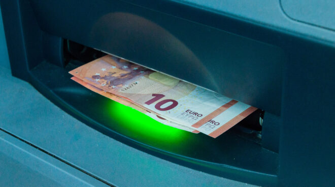 τα-σχέδια-των-τραπεζών-για-τις-προμήθε-563127241