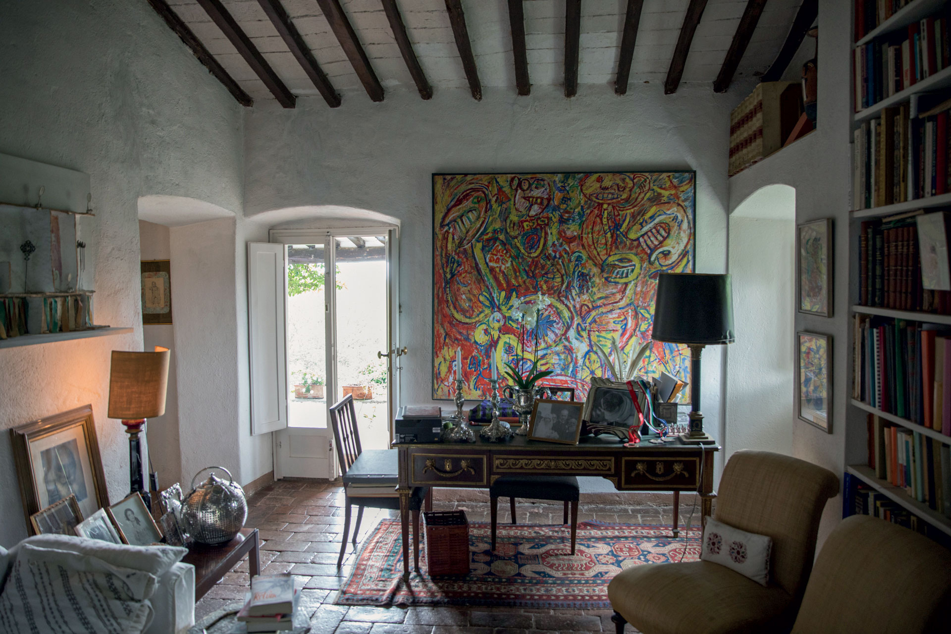 Στον Πύργο μίας βαρόνης κρύβεται μία αποικία συγγραφέων-10