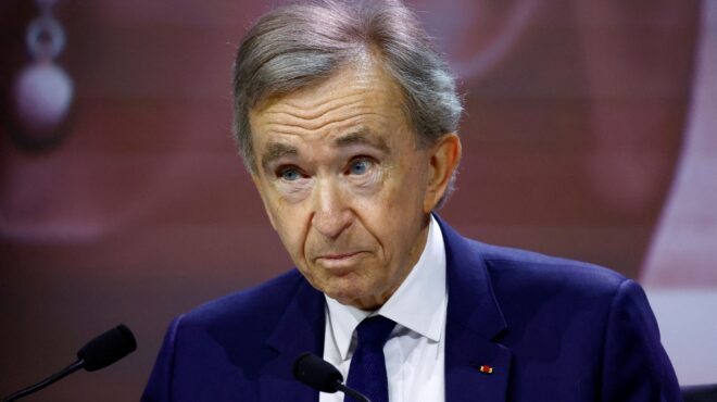 η-περιουσία-του-αρνό-μειώθηκε-κατά-20-δι-563144713