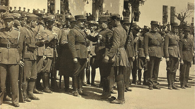 απ-τον-πλαστήρα-στον-γύψο-563148223