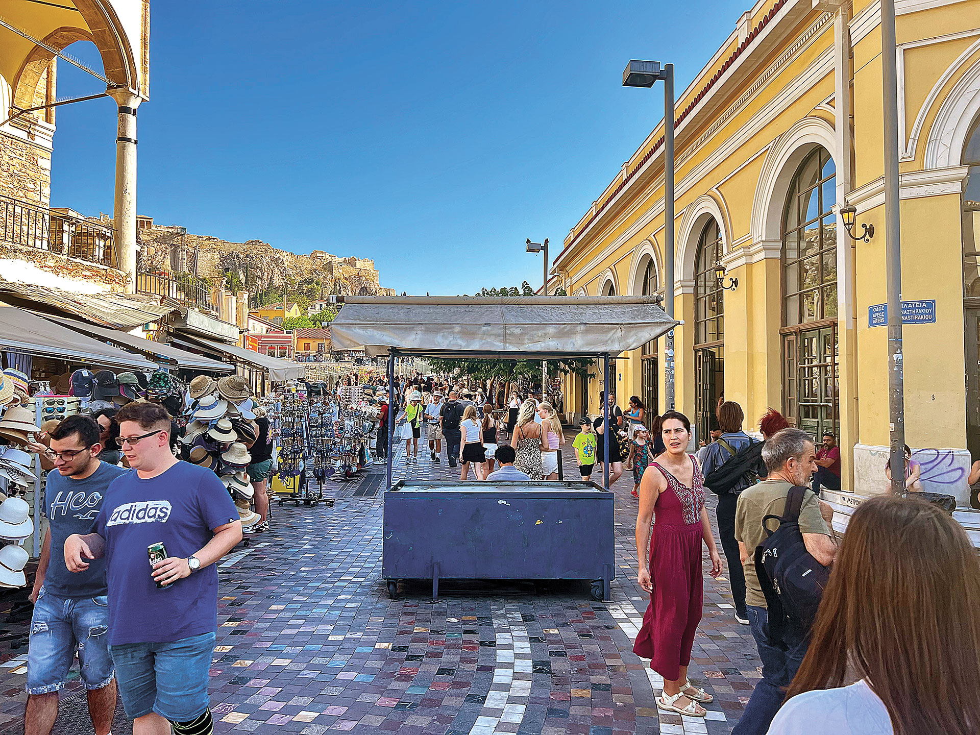 Οι καύσωνες και το τουριστικό θαύμα της Αθήνας-2