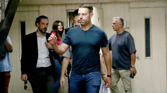 συριζα-επαναλαμβανόμενα-πυρά-κατά-κα-563120860