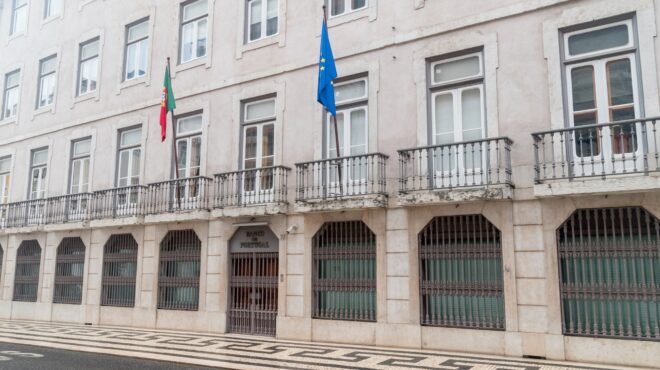 προνόμια-για-ξένους-εργαζομένους-στη-563110918