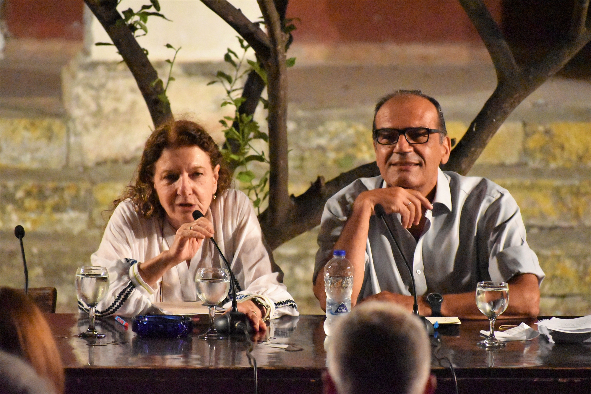 Βιβλιοφιλικό ραντεβού τις Τετάρτες το βράδυ στον κήπο του Εϋνάρδειου στην Αίγινα-2