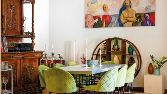 eνα-ισόγειο-κουκλί-στον-λυκαβηττό-563151481