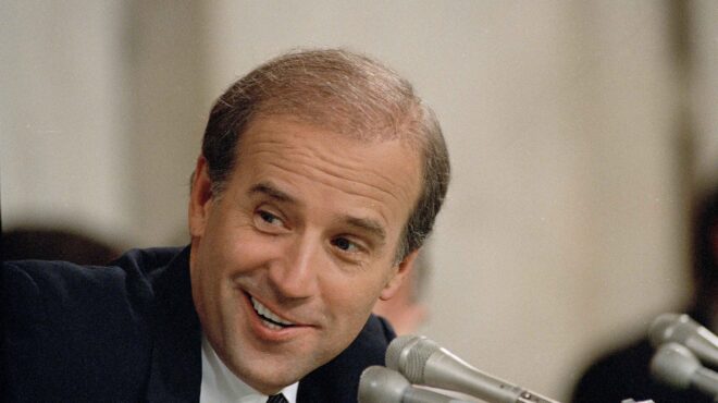 τζο-μπάιντεν-ελληνικές-σελίδες-μιας-50χ-563146867