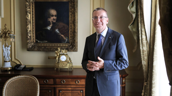 εντγκαρς-ρίνκεβιτς-στην-κ-η-ευρωπαϊ-563111338