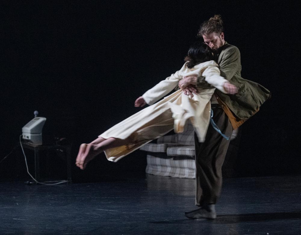 Ιστορίες μέσα από ερείπια-1