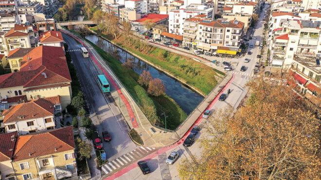 γέμισαν-με-τριζόνια-τα-τρίκαλα-563117125