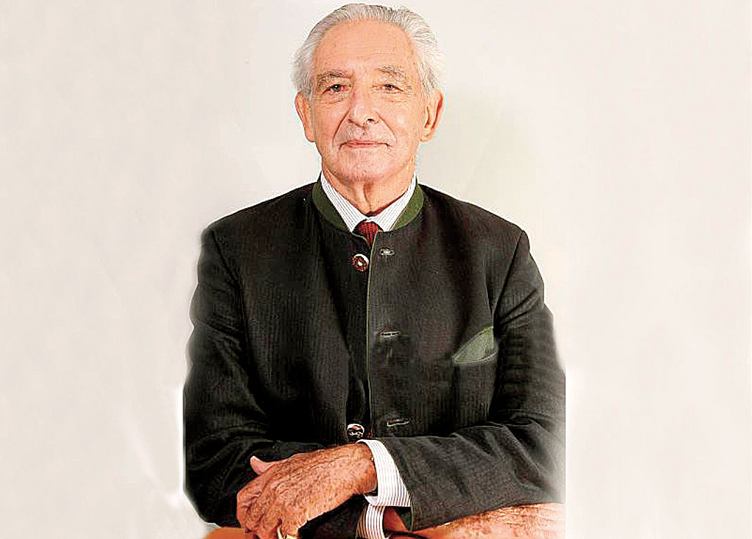 Μιχαήλ της Ελλάδος 1939-2024: ο χαρακτήρας και η γραφή του τον έχρισαν πρίγκιπα-2