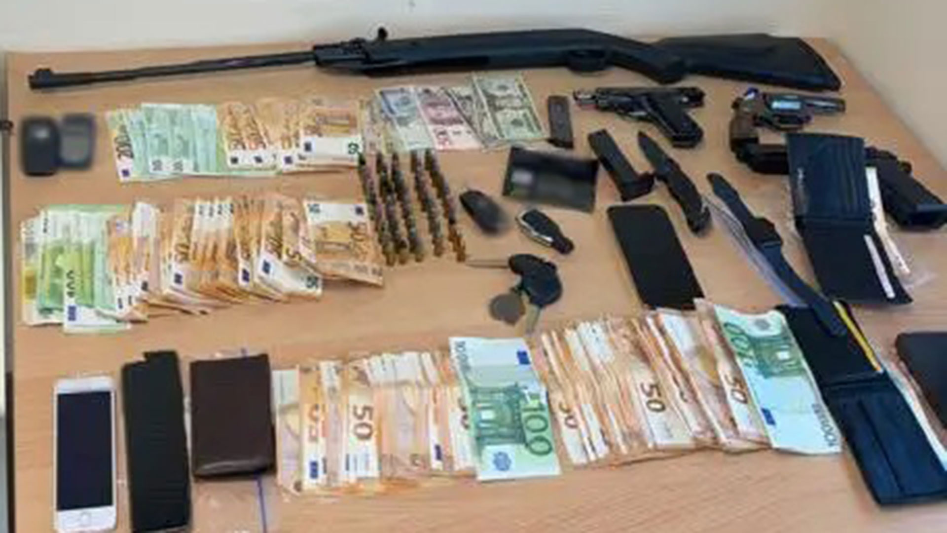 Αττική: Εξαρθρώθηκε σπείρα που διακινούσε ναρκωτικά – 4 συλλήψεις-1