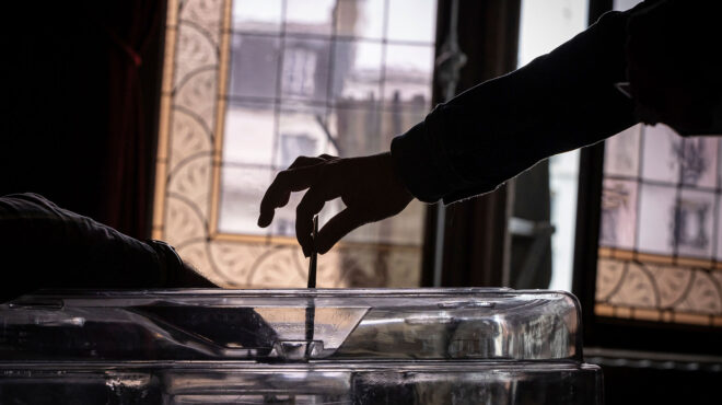 γαλλία-συσπείρωση-κέντρου-και-αριστε-563106199