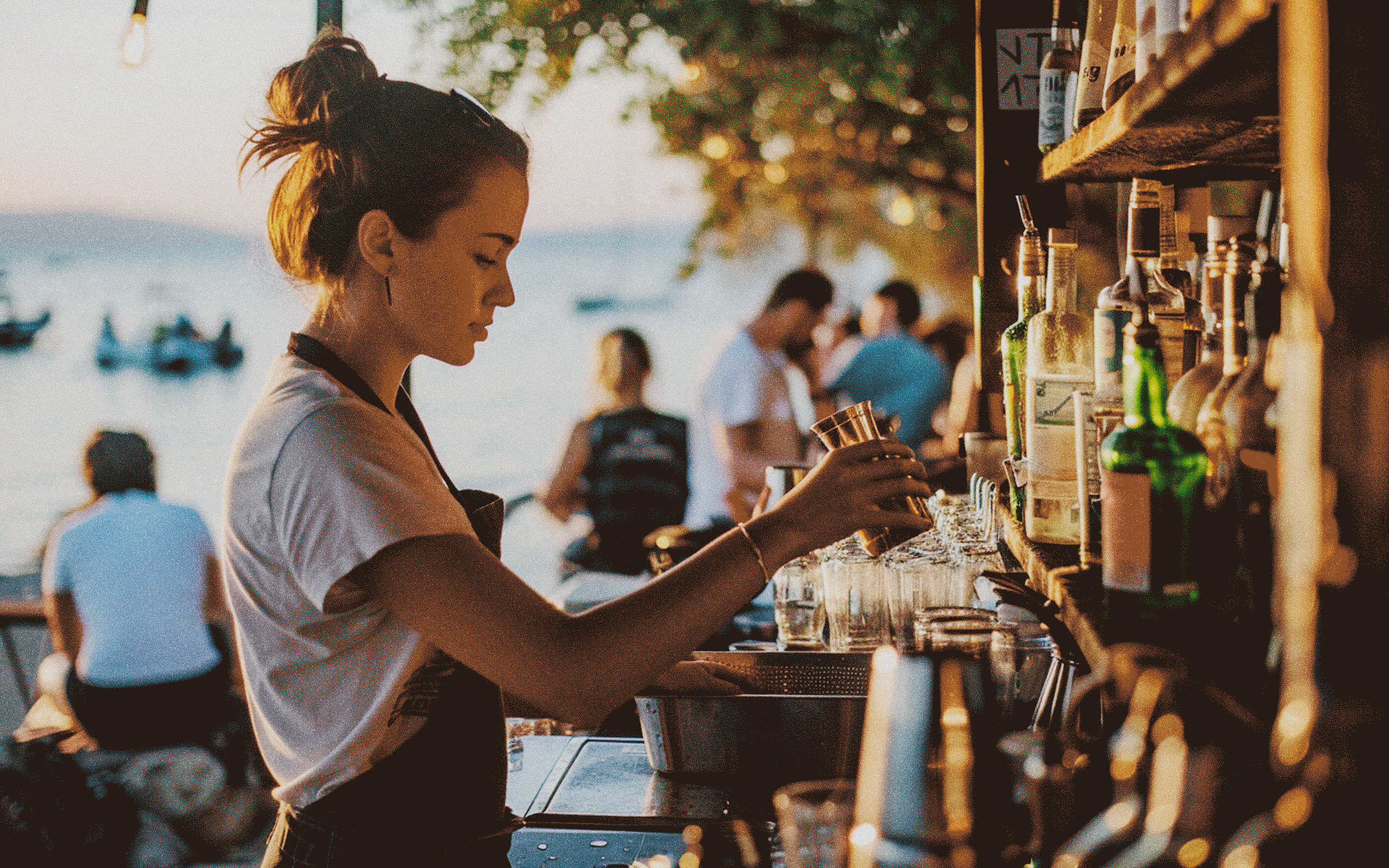 φόρος-στα-φιλοδωρήματα-πώς-θα-εφαρμοσ-563134159