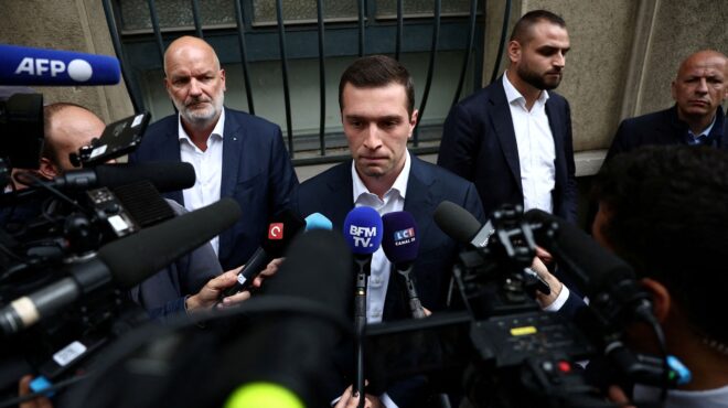 πατριώτες-στην-ε-ε-με-λεπέν-και-σαλβί-563116246