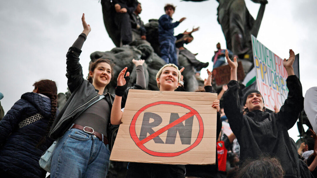 ακροδεξιοί-ένοικοι-στην-πολυκατοικί-563114098