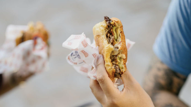 σουβλάκι-μπέργκερ-ή-αυθεντικό-φαλάφε-563117500