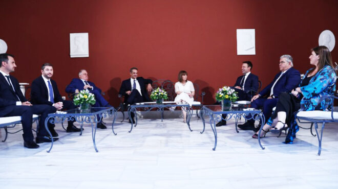 γιορτή-για-τη-δημοκρατία-με-τρία-μηνύμ-563142988