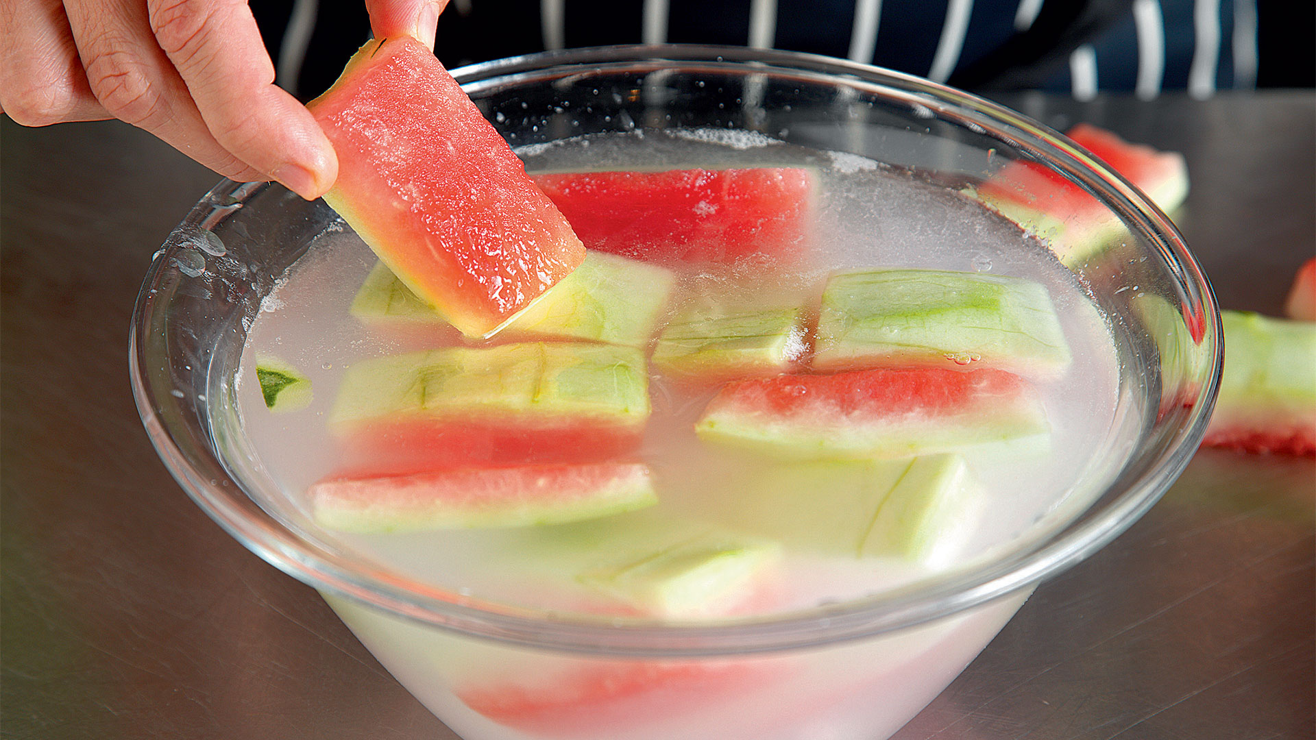 Γλυκό κουταλιού καρπούζι βήμα βήμα-5