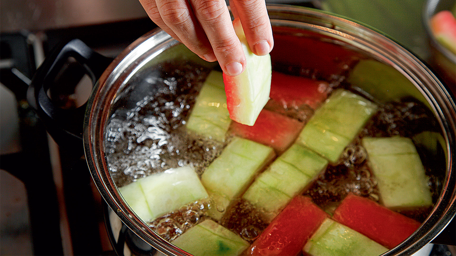 Γλυκό κουταλιού καρπούζι βήμα βήμα-8