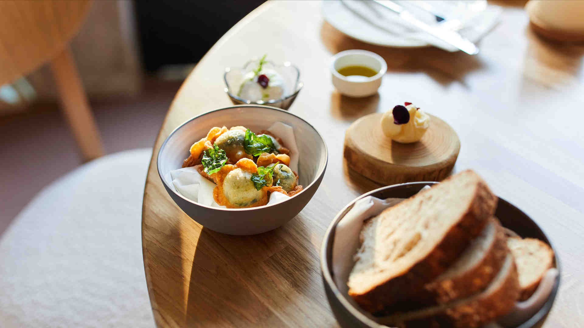 Τραπεζάκια έξω: 32 στέκια για φαγητό και ποτό με την Αθήνα για σκηνικό-21