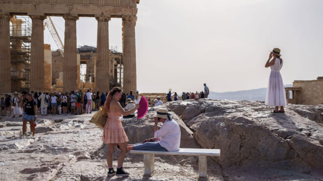 καύσωνας-πέντε-συμβουλές-για-τις-ευπα-563123497