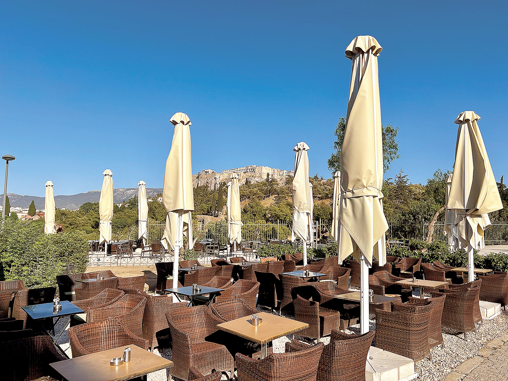 Οι καύσωνες και το τουριστικό θαύμα της Αθήνας-5