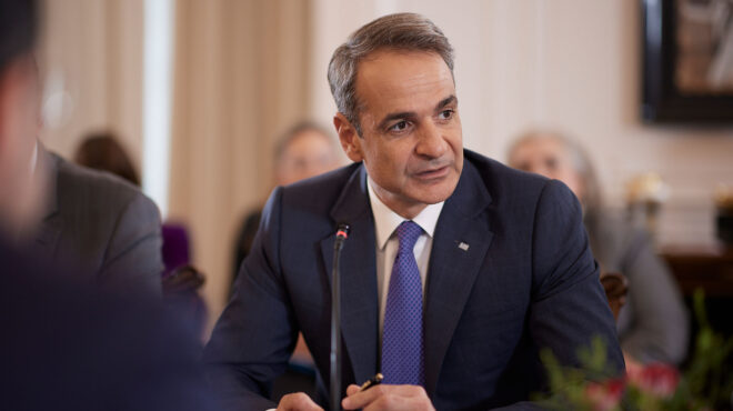 μητσοτάκης-εκτακτη-σύσκεψη-στο-μαξίμ-563127283