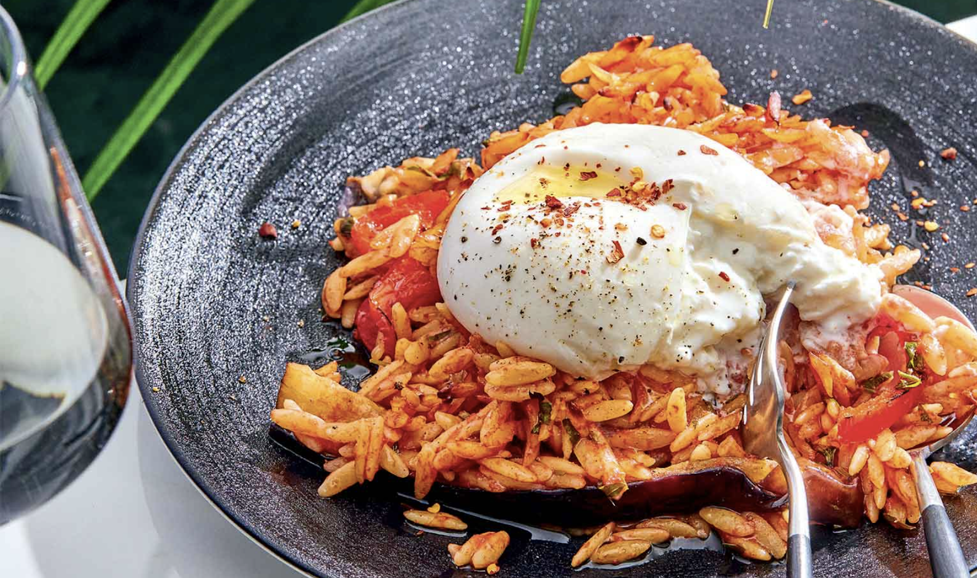 Το μενού της εβδομάδας: Από πιπεριές Φλωρίνης με κιμά μέχρι μουσακά με κρασάτο μοσχαράκι-1