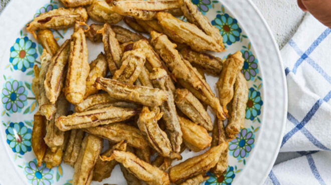 μπάμιες-ολόκληρες-σε-ανάλαφρο-κουρκο-563128243