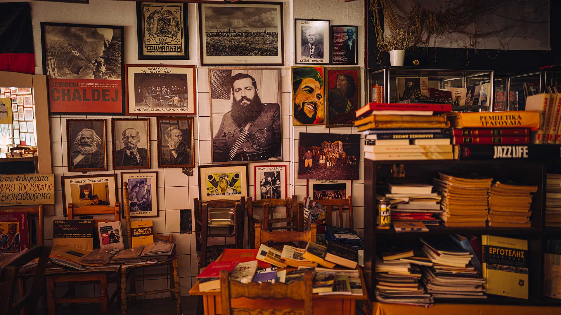 Καφενές του Καγιαμπή στο Ηράκλειο: ένας καφενές για στοχαστές, αγωνιστές και ρομαντικούς-1